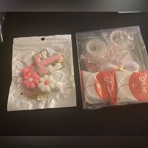 (1MC33)Pink & White Flower Hair Clips and Initial Patch Set Beads,Craft Supplies